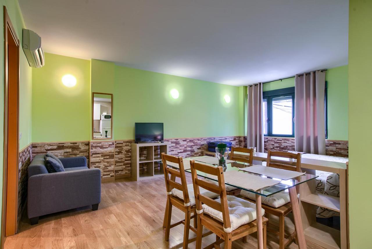 Apartamentos Barajas Madrid Bagian luar foto