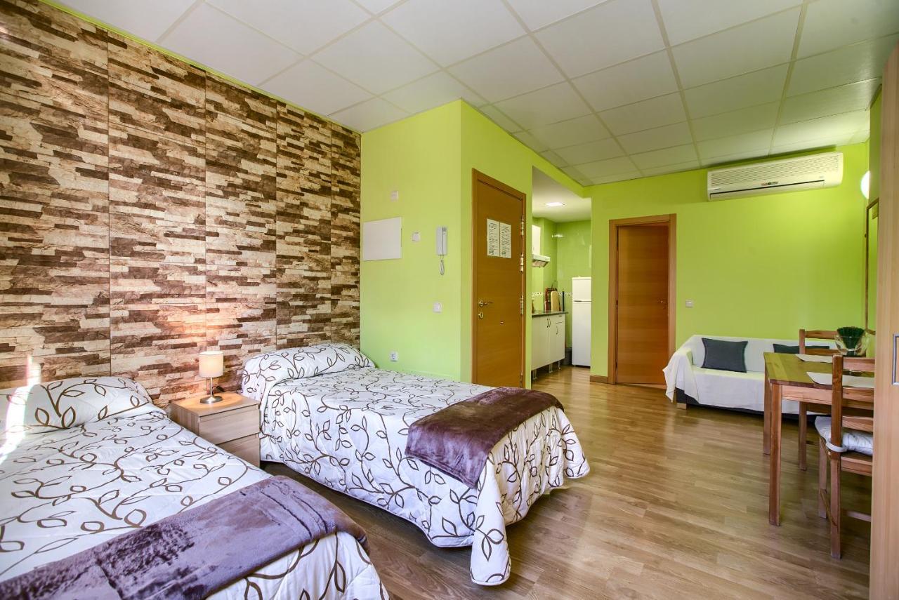 Apartamentos Barajas Madrid Bagian luar foto