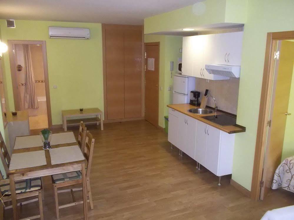 Apartamentos Barajas Madrid Bagian luar foto